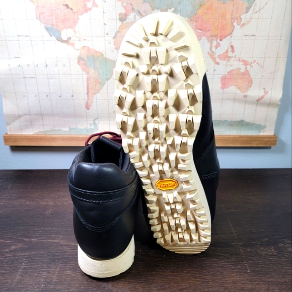 BRAND NEW New Balance Rainier Urainal Boot *UNISEX* Men's Size 9.0 Women's Size - Picture 6 of 6